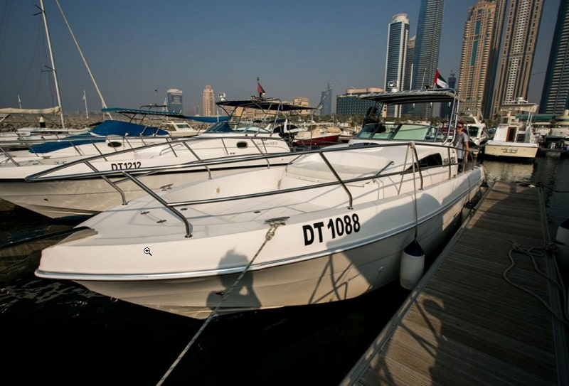 Прогулка на моторной яхте вокруг Абу-Даби 1