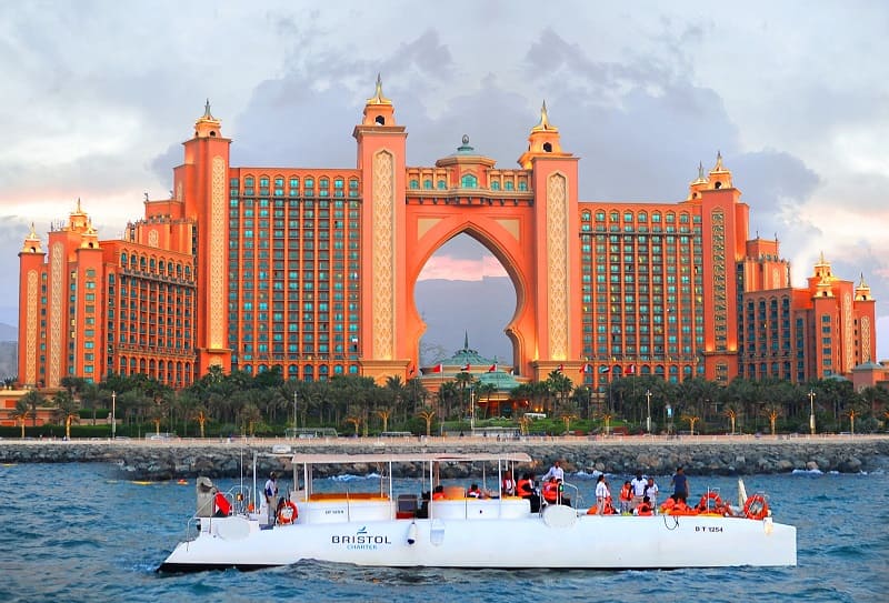 Круиз на катамаране Bristol 64 ft из Дубай Марина 1